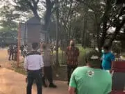 Kapolres dan Walikota Tangsel Bubarkan Pengunjung Wisata Jaletreng Kapolres dan Walikota Tangsel Bubarkan Pengunjung Wisata Jaletreng