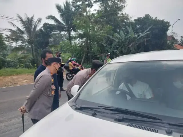 Kapolres Pandeglang Tinjau Pelaksanaan KRYD di Pos Pam Kapolres Pandeglang Tinjau Pelaksanaan KRYD di Pos Pam