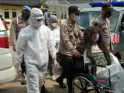 Bawa Patung Seram, Polsek Pagedangan Door To Door Ajak Warga Usai Mudik Swab Bawa Patung Seram, Polsek Pagedangan Door To Door Ajak Warga Usai Mudik Swab