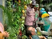 Polsek Jatiuwung Bersama 3 Pilar dan Tim Medis Melakukan Tes Swab Warga Pemudik Polsek Jatiuwung Bersama 3 Pilar dan Tim Medis Melakukan Tes Swab Warga Pemudik