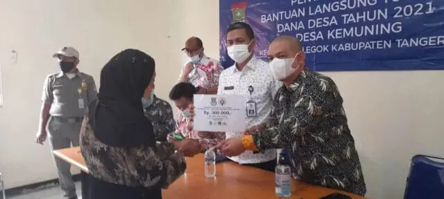 Pemdes Kemuning Salurkan BLT DD Tahap Pertama Ke 80 KPM Pemdes Kemuning Salurkan BLT DD Tahap Pertama Ke 80 KPM