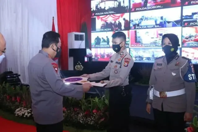 Kapolri Luncurkan 100.000 Rumah Anggota Polri Kapolri Luncurkan 100.000 Rumah Anggota Polri