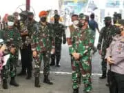Panglima TNI, Kapolri dan Kepala BNPB Cek Pelaksaan Vaksinasi di Grobogan Panglima TNI, Kapolri dan Kepala BNPB Cek Pelaksaan Vaksinasi di Grobogan