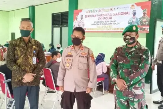 Semarak HUT Bhayangkara ke-75, Polsek Cisoka Bersama Muspika Melaksanakan Vaksin Gratis Semarak HUT Bhayangkara ke-75, Polsek Cisoka Bersama Muspika Melaksanakan Vaksin Gratis