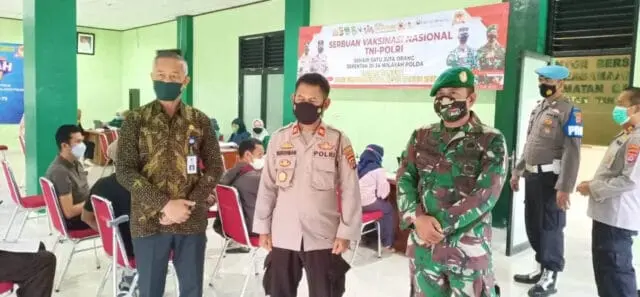 Semarak HUT Bhayangkara ke-75, Polsek Cisoka Bersama Muspika Melaksanakan Vaksin Gratis Semarak HUT Bhayangkara ke-75, Polsek Cisoka Bersama Muspika Melaksanakan Vaksin Gratis