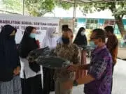 Dinsos Kabupaten Tangerang Berikan Bantuan Kepada Anak Terlantar Luar Panti Dinsos Kabupaten Tangerang Berikan Bantuan Kepada Anak Terlantar Luar Panti