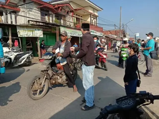 Cegahan Penyebaran Covid-19, Management Pasar Pelangi Giat Penyemprotan dan Gebrak Masker Cegahan Penyebaran Covid-19, Management Pasar Pelangi Giat Penyemprotan dan Gebrak Masker