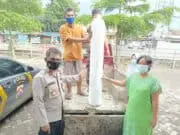 Demi Kemanusiaan, Kapolsek Cisoka Bantu Distribusi Oksigen Ke Rumah Warga Yang Sedang Isolasi Mandiri Demi Kemanusiaan, Kapolsek Cisoka Bantu Distribusi Oksigen Ke Rumah Warga Yang Sedang Isolasi Mandiri
