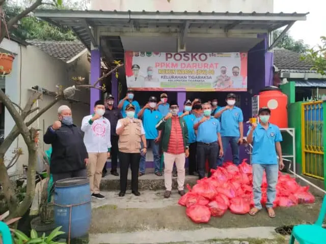 Bantu Warga Isoman, Ketua Fraksi PKB DPRD Kabupaten Tangerang Salurkan 100 Paket Sembako di Perumahan SIT Bantu Warga Isoman, Ketua Fraksi PKB DPRD Kabupaten Tangerang Salurkan 100 Paket Sembako di Perumahan SIT