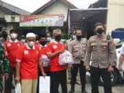 Polsek Balaraja Optimalkan Potmas Salurkan Bantuan Sembako di Desa Tobat Polsek Balaraja Optimalkan Potmas Salurkan Bantuan Sembako di Desa Tobat