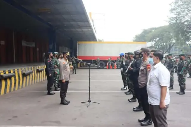 Tiba di Tanah Air, Vaksin Sinopharm Dapat Pengawalan Ketat Polis Tiba di Tanah Air, Vaksin Sinopharm Dapat Pengawalan Ketat Polis