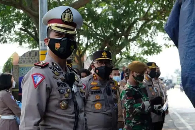 Tinjau Pelaksanaan PPKM, Kakorlantas Polri Kunjungi Posko Penyekatan Jayanti Tinjau Pelaksanaan PPKM, Kakorlantas Polri Kunjungi Posko Penyekatan Jayanti