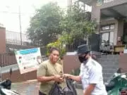 Jumat Berkah, Korwil IMI Kota Tangerang Bersama Komunitas Vespa Ciledug Bagikan Nasi Kotak Jumat Berkah, Korwil IMI Kota Tangerang Bersama Komunitas Vespa Ciledug Bagikan Nasi Kotak