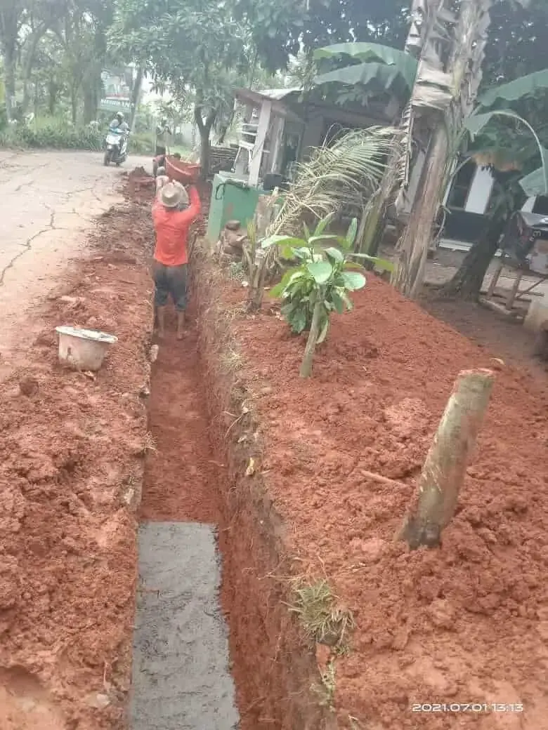 Tak Sesuai RAB, Pekerjaan Pemasangan U-ditch di Kampung Kacipet Disoal LSM Tak Sesuai RAB, Pekerjaan Pemasangan U-ditch di Kampung Kacipet Disoal LSM