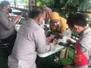 Polsek Balaraja Salurkan Bansos untuk Nakes Puskesmas