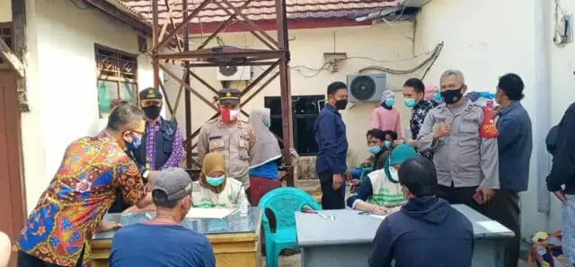 Polsek Cisoka : SWAB Antigen Bagi Pelanggar Yang Tidak Menggunakan Masker Polsek Cisoka : SWAB Antigen Bagi Pelanggar Yang Tidak Menggunakan Masker