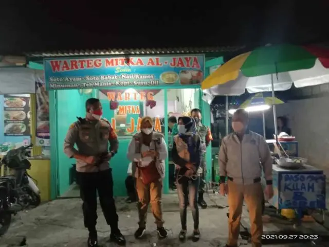 Dukung Percepatan Program Pemerintah, Kelurahan Kelapa Dua Gelar Vaksinasi Malam