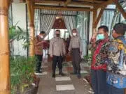 Kapolsek Panongan Pimpin Pengamanan Kunjungan Kerja Tim Komisi VII DPR RI Kapolsek Panongan Pimpin Pengamanan Kunjungan Kerja Tim Komisi VII DPR RI