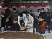 Almarhum Ibu Ageng Dimakamkan di Sampaing Suami Jendaral Sarwo Edhie Wibowo Almarhum Ibu Ageng Dimakamkan di Sampaing Suami Jendaral Sarwo Edhie Wibowo