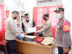 Kapolsek Panongan Cek Penyimpanan Material Logistik Pilkades Desa Ciakar Kapolsek Panongan Cek Penyimpanan Material Logistik Pilkades Desa Ciakar