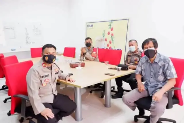 Sambangi PT. BSM, Kapolsek Panongan Tekankan Protokol Kesehatan Sambangi PT. BSM, Kapolsek Panongan Tekankan Protokol Kesehatan