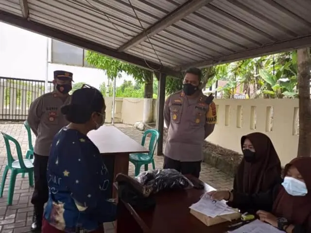 Wakapolres Cek Pelaksanaan Vaksinasi di Gerai Vaksin Presisi Panongan Wakapolres Cek Pelaksanaan Vaksinasi di Gerai Vaksin Presisi Panongan