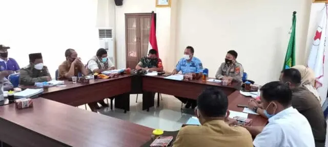 Kapolsek Panongan Hadiri Rapat Koordinasi Pelaksanaan Vaksinasi Dalam Rangka Persiapan Pilkades Serentak 2021 Kapolsek Panongan Hadiri Rapat Koordinasi Pelaksanaan Vaksinasi Dalam Rangka Persiapan Pilkades Serentak 2021