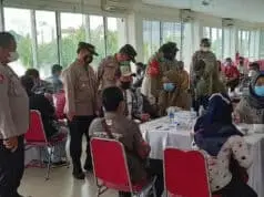 Herd Immunity, Warga Antusias Datangi Gerai Vaksinasi Presisi Polsek Panongan Herd Immunity, Warga Antusias Datangi Gerai Vaksinasi Presisi Polsek Panongan