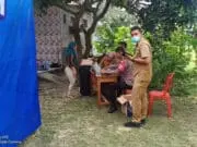 Antisipasi Warga Yang Takut Disuntik Hingga Penyandang Disabilitas, Polsek Panongan Adakan Vaksin Door to Door Antisipasi Warga Yang Takut Disuntik Hingga Penyandang Disabilitas, Polsek Panongan Adakan Vaksin Door to Door