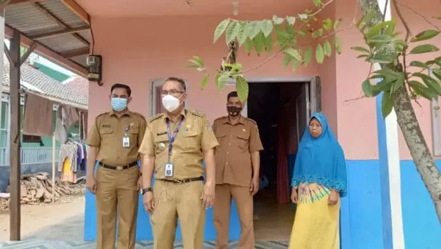 Camat Gunung Kaler, Renovasi 31 Rumah Layak Huni Camat Gunung Kaler, Renovasi 31 Rumah Layak Huni