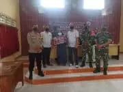Antisipasi Penyebaran Covid-19, Bhabinkamtibmas Polsek Panongan Imbau Jaga Protkes Penyaluran BLT Desa Ciakar Antisipasi Penyebaran Covid-19, Bhabinkamtibmas Polsek Panongan Imbau Jaga Protkes Penyaluran BLT Desa Ciakar