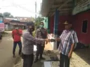 Edukasi Penerapan PPKM, Polsek Panongan Bagikan Masker Ke Masyarakat Edukasi Penerapan PPKM, Polsek Panongan Bagikan Masker Ke Masyarakat