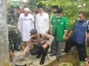 Kapolresta Tangerang bersama Dandim 0510/Tgr Hadiri Peletakan Batu Pertama Bedah Rumah Layak Huni Kapolresta Tangerang bersama Dandim 0510/Tgr Hadiri Peletakan Batu Pertama Bedah Rumah Layak Huni