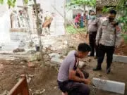 Kapolsek Kontrol Perkembangan Bedah Rumah di Desa Serdang Kulon Panongan Kapolsek Kontrol Perkembangan Bedah Rumah di Desa Serdang Kulon Panongan