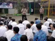 Cegah Tawuran Pelajar, Kapolsek Cisoka Sambangi SMP Dan SMK Yapidi Jayanti Cegah Tawuran Pelajar, Kapolsek Cisoka Sambangi SMP Dan SMK Yapidi Jayanti