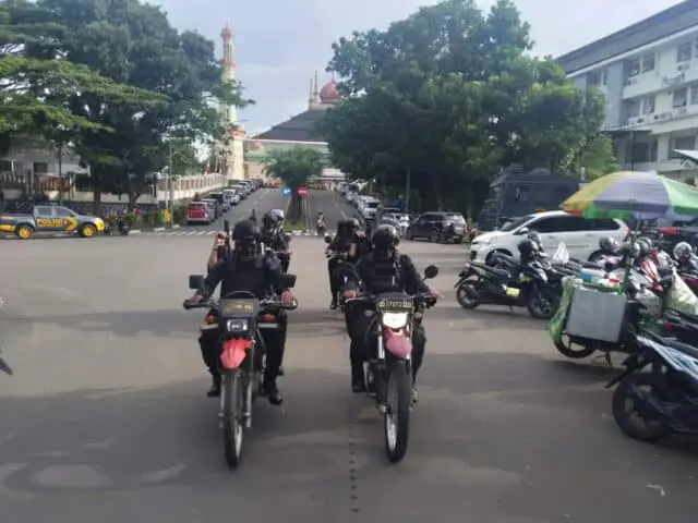 Pastikan Aksi Unras ASPSB Berjalan Aman dan Kondusif, Personel Brimob Banten Lakukan Patroli Pastikan Aksi Unras ASPSB Berjalan Aman dan Kondusif, Personel Brimob Banten Lakukan Patroli