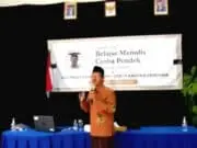Menghadirkan Sastrawan Siswa SMK TI Kartika Cendekia Purworejo Diajarkan Menulis Cerpen Menghadirkan Sastrawan Siswa SMK TI Kartika Cendekia Purworejo Diajarkan Menulis Cerpen