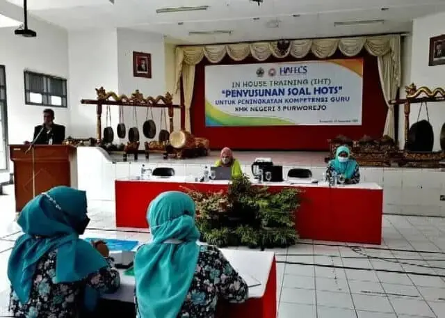 Meningkatkan Kompetensi Guru, SMKN 3 Purworejo Adakan IHT Penyusunan Soal HOTS Meningkatkan Kompetensi Guru, SMKN 3 Purworejo Adakan IHT Penyusunan Soal HOTS