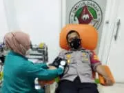 Jelang Nataru, Kapolsek Batu Ceper Beserta Anggotanya Lakukan Donor Darah di PMI Kota Tangerang Jelang Nataru, Kapolsek Batu Ceper Beserta Anggotanya Lakukan Donor Darah di PMI Kota Tangerang
