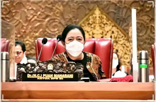 Ditemukan Kasus Omicron, Puan Imbau Anggota DPR Gunakan Masa Reses Ajak Warga di Dapil Perketat Prokes Ditemukan Kasus Omicron, Puan Imbau Anggota DPR Gunakan Masa Reses Ajak Warga di Dapil Perketat Prokes