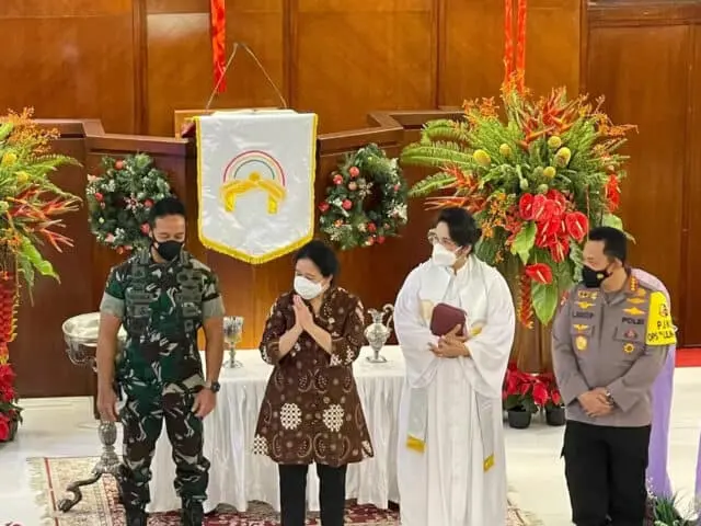 Tinjau Keamanan Perayaan Natal, Puan Maharani Ajak Masyarakat Jaga Kedamaian dan Persaudaraan Tinjau Keamanan Perayaan Natal, Puan Maharani Ajak Masyarakat Jaga Kedamaian dan Persaudaraan