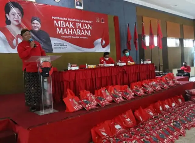 Bantu Ringankan Beban Masyarakat, PDI Perjuangan Berbagi Beras Premium Bantu Ringankan Beban Masyarakat, PDI Perjuangan Berbagi Beras Premium