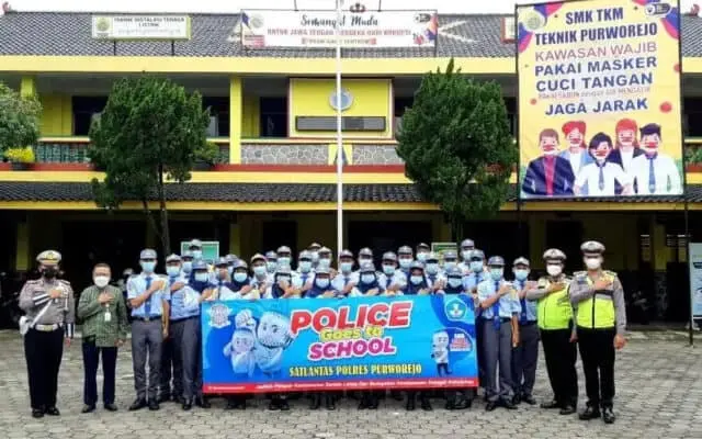 PKS SMK TKM Purworejo Ikuti Pelatihan Keselamatan Berlalulintas Bersama Satlantas Polres Purworejo PKS SMK TKM Purworejo Ikuti Pelatihan Keselamatan Berlalulintas Bersama Satlantas Polres Purworejo