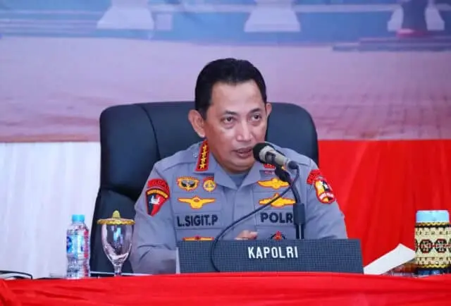Kapolri Minta Jajaran Terjun ke Lapangan Untuk Dengar Aspirasi Masyarakat Kapolri Minta Jajaran Terjun ke Lapangan Untuk Dengar Aspirasi Masyarakat