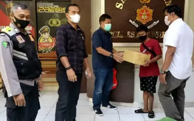 Warga Wadas Yang Positif Covid -19 Usai Isolasi dan Dinyatakan Positif Telah Dipulangkan Warga Wadas Yang Positif Covid -19 Usai Isolasi dan Dinyatakan Positif Telah Dipulangkan