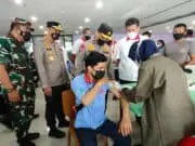 Dampingi Wakapolda, Kapolresta Tangerang Tinjau Vaksinasi Booster di PT Mayora