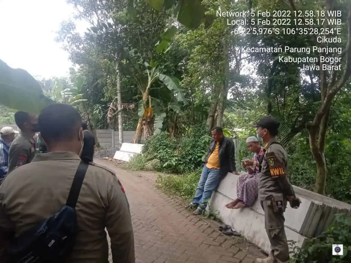 Pemasangan Pagar Panel di Desa Cikuda Diduga Ada Penyerobotan Tahan Milik Warga