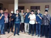Dinginkan Suasana Kasus Wilson, Ketum AWPI Ambil Langkah Sambangi Tokoh Adat Beliuk Dinginkan Suasana Kasus Wilson, Ketum AWPI Ambil Langkah Sambangi Tokoh Adat Beliuk