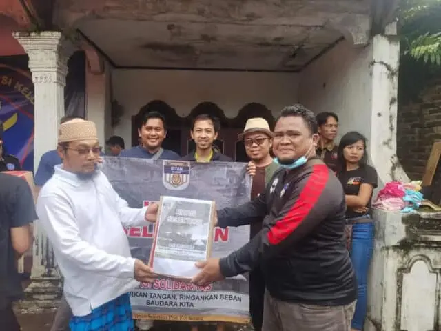 Pasca Banjir, Warga Desa Kenari Kasemen Serang, Terima Bantuan Sosial Peduli Antar Sesama Pasca Banjir, Warga Desa Kenari Kasemen Serang, Terima Bantuan Sosial Peduli Antar Sesama