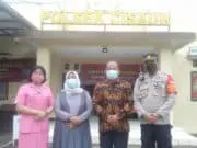 Kapolsek Cisauk Lepas Anggota yang memasuki masa Purna Kapolsek Cisauk Lepas Anggota yang memasuki masa Purna